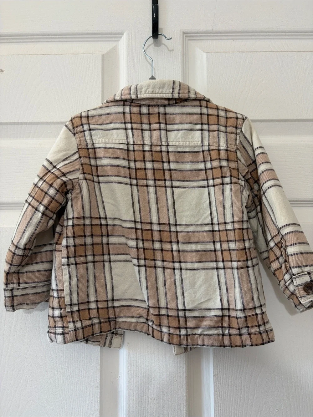 GAP 2T Plaid Button-Up Shacket in Cream and Tan